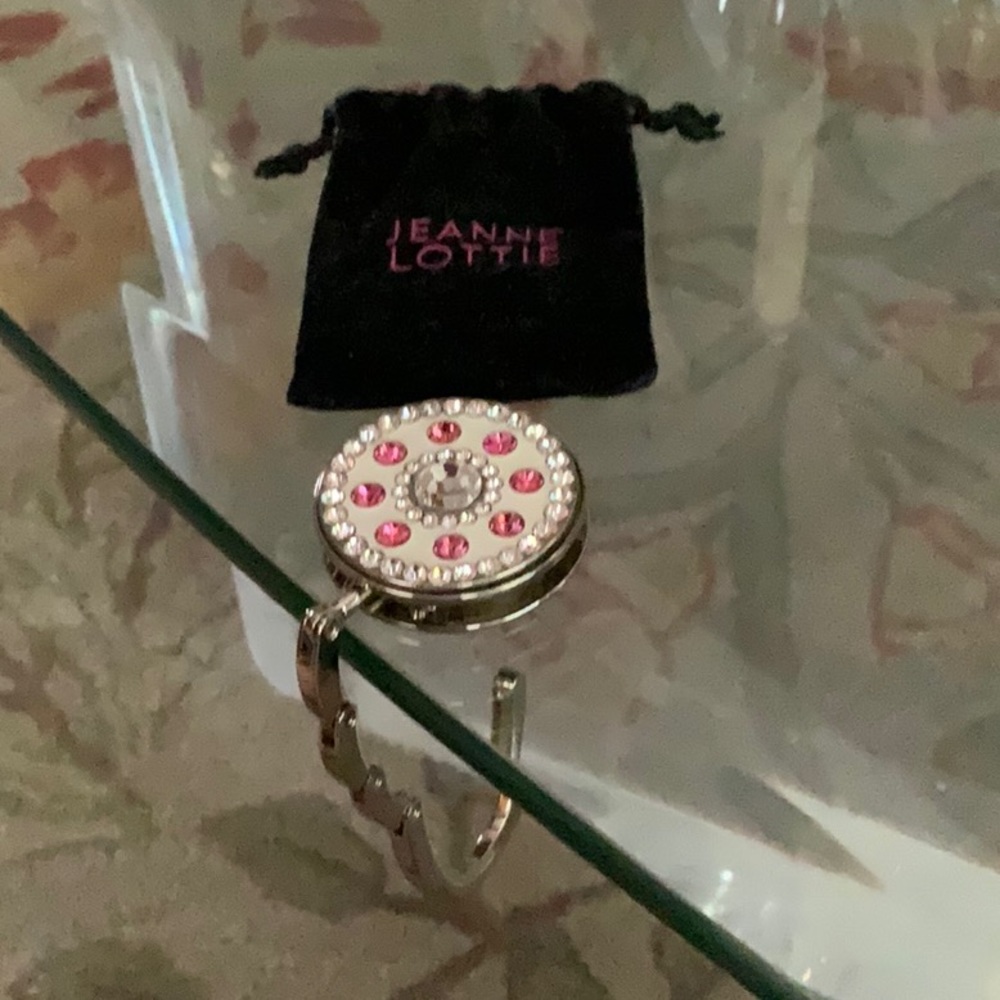 Jeanne Lottie foldable pursehanger